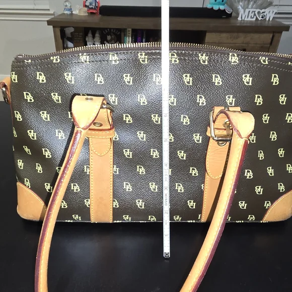 Dooney & Bourke Brown Monogram Shoulder Bag, Excellent Condition, No Long Handle - Picture 10 of 10